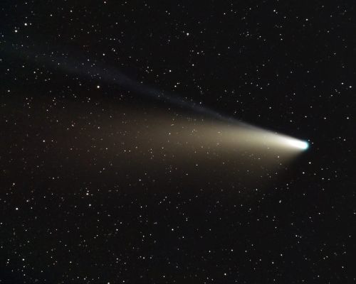 Komet C/2020 F3 (NEOWISE), fotografiert am 22. Juli Komet C/2020 F3 (NEOWISE), fotografiert am 22. Juli