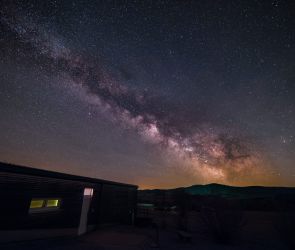 Milchstraße über dem Planetarium