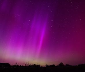 Polarlichter über der Sternwarte Dieterskirchen, Blickrichtung Nordosten