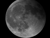 Der Mond um 21:51, kurz vor Ende der partiellen Phase