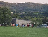 Die ersten Besucher sammeln sich auf der Sternwarte (1)