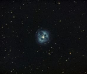 NGC1514 Kristallkugelnebel. Ein planetarischer Nebel, der sich in einer Entfernung von rund 900 Lichtjahren im Sternbild Stier befindet.