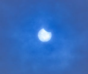 Teilverfinsterte Sonne am Tag der Astronomie, 29.03.2025